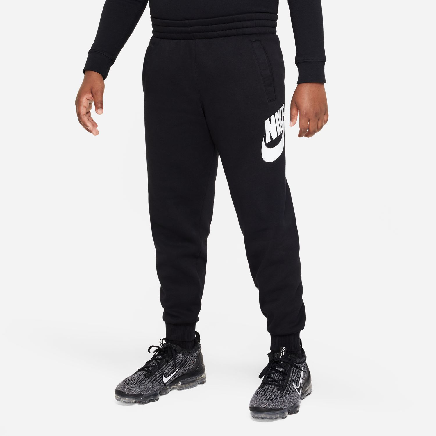 Брюки Nike Club Fleece Joggers для мальчиков, цвет: Чёрный — фото 1