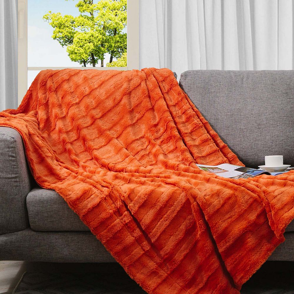 Cheer Collection Faux Fur Blanket, Luxurious Blanket & Throw For Couch ...