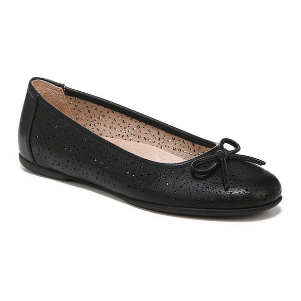 Kohls store black flats