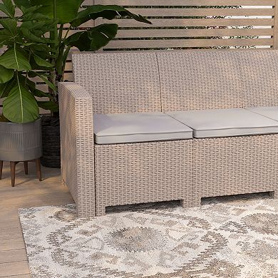 Merrick Lane Malmok Outdoor Furniture Resin Sofa Light Gray Faux Rattan Wicker Pattern Patio 3-Seat Sofa With All-Weather Beige Cushions