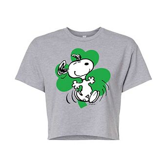 Juniors' Peanuts Snoopy Shamrock Cropped Tee