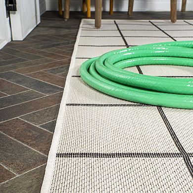 Grid Indoor/Outdoor Rug