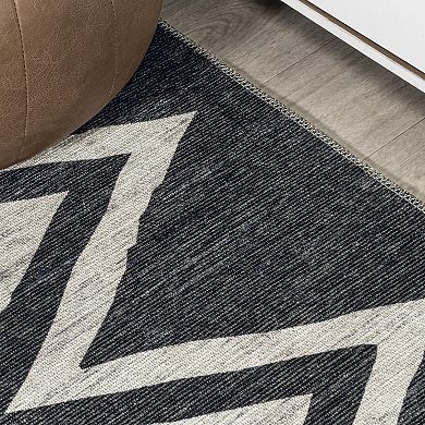 Siksak Chevron Border Rug