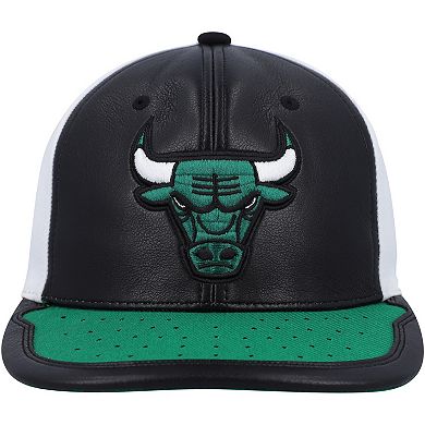 Men's Mitchell & Ness White/Green Chicago Bulls Day One Snapback Hat