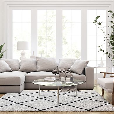 Merrick Lane 5' x 7' Ivory and Black Shag Style Diamond Trellis Area Rug