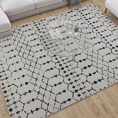 Merrick Lane Ivory Bohemian Low Pile Rug with Gray Geometric Design - 8' x 10'