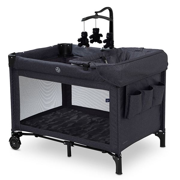 babyGap Deluxe Play Yard - Black