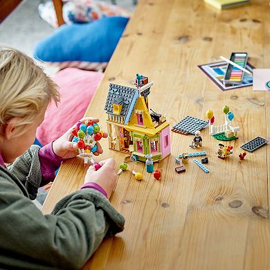 Disney / Pixar's Up House LEGO Set 43217 (598 Pieces) LEGO