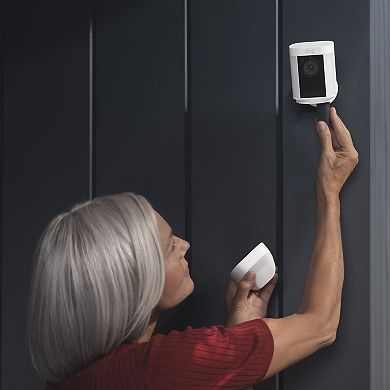 Ring Spotlight Cam Pro - Battery