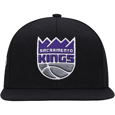 Men's Mitchell & Ness Black Sacramento Kings Side Core 2.0 Snapback Hat