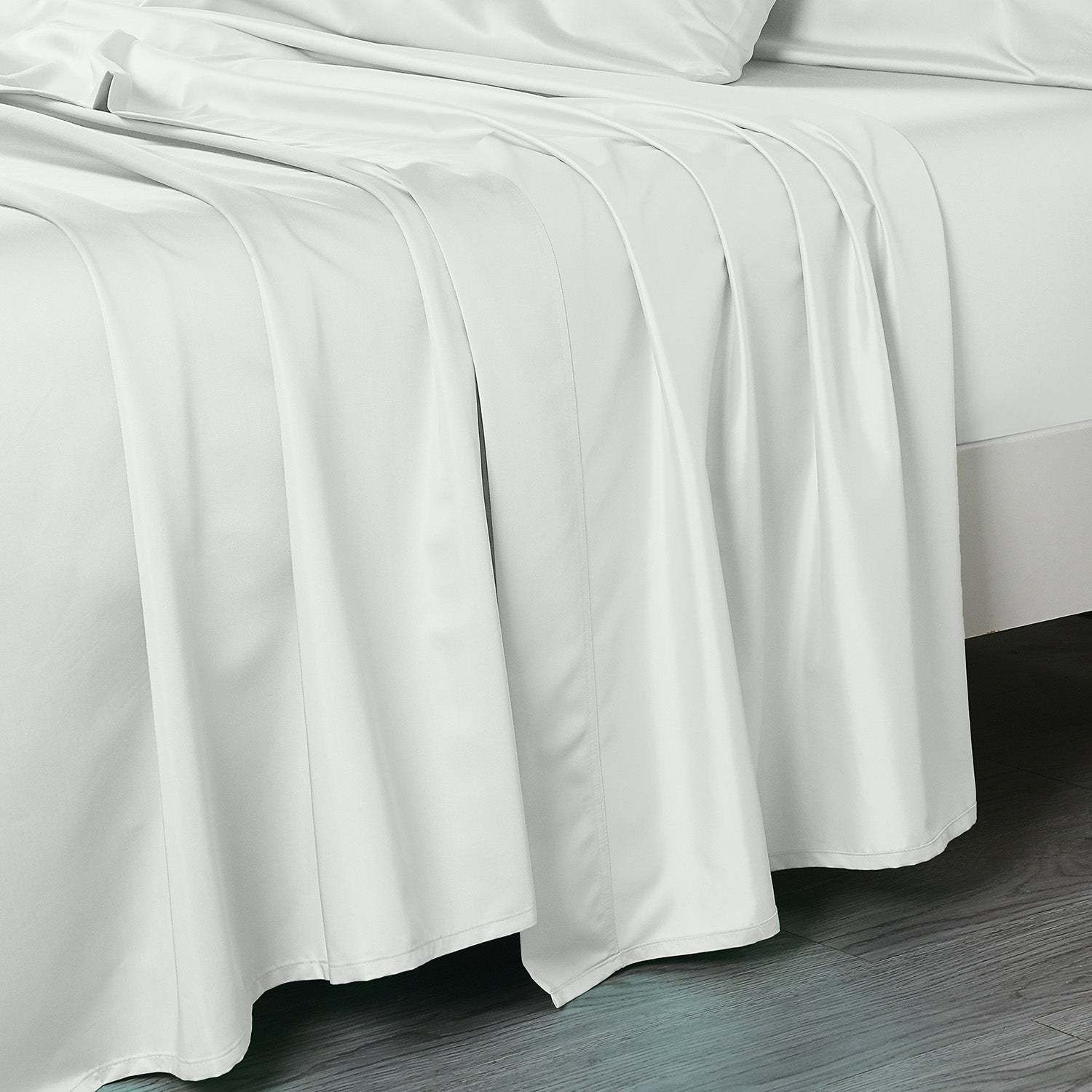 Deep Pocket 100% Cotton Sheets with Corner Straps