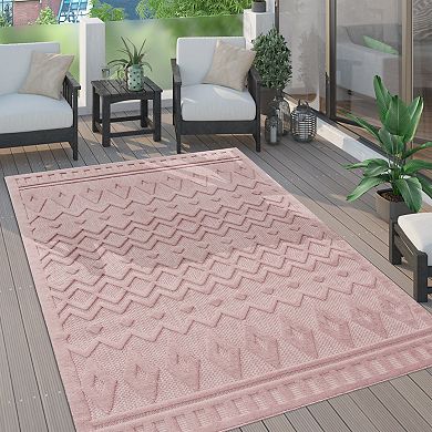 Indoor & Outdoor Rug With High-Low Geometric Trellis Pattern