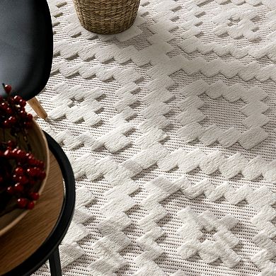 Indoor & Outdoor Rug With High-Low Moroccan Trellis Pattern