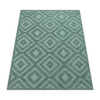 Indoor & Outdoor Rug With High-Low Moroccan Trellis Pattern