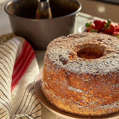 Saveur Artisan Angel Food cake pan