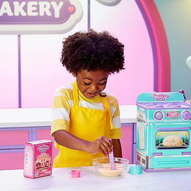 Cookeez Makery Mystery Plush Baked Treats Oven Playset 