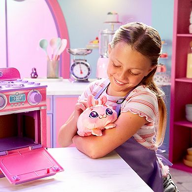 Cookeez Makery Mystery Plush Cinnamon Treatz Oven Playset