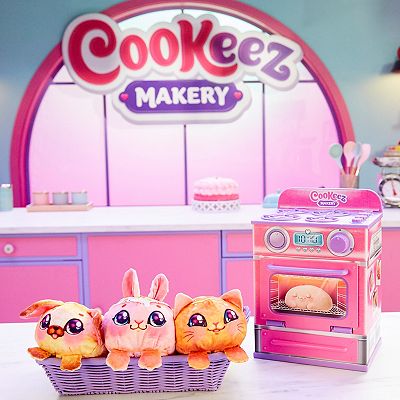 Cookeez Makery Mystery Plush Cinnamon Treatz Oven Playset