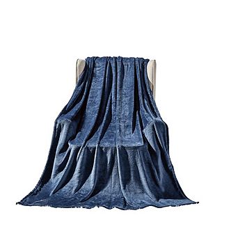 Plazatex Microplush and Microfiber All Season Hydrophobic Polyester Solid Throw Blanket 50" x 60"