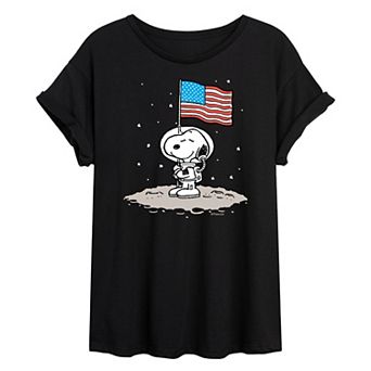 Juniors' Peanuts Snoopy Astronaut Oversized Graphic Tee