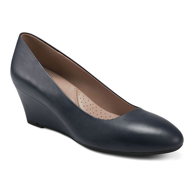 Aerosoles on sale navy pumps