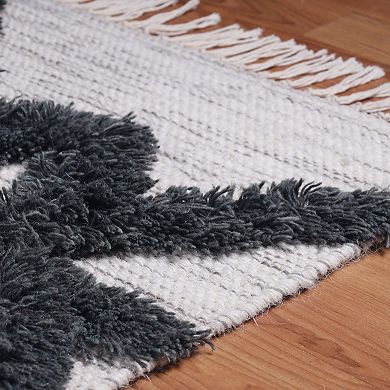 Superior Wakana Southwestern Wool Indoor Area Rug