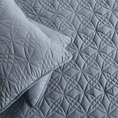 Unikome Ultra Soft Quilted Reversible Solid Quilt Set with Shams