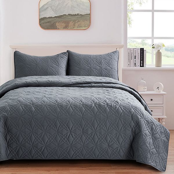 Unikome Ultra Soft Quilted Reversible Solid Quilt Set with Shams