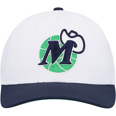 Men's Mitchell & Ness White/Navy Dallas Mavericks Hardwood Classics Core 2-Tone 2.0 Pro Snapback Hat