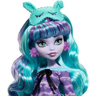 Mattel Monster High Twyla Creepover Party Doll & Sleepover Set