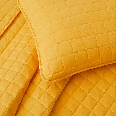 Unikome Ultra Soft Microfiber Reversible Quilted Quilt Set