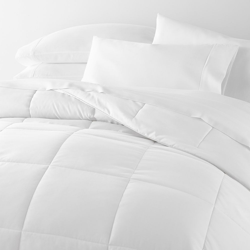 Urban Loft's Lightweight Down-Alternative Comforter In Solid Colors - White, FULL/QUEEN
