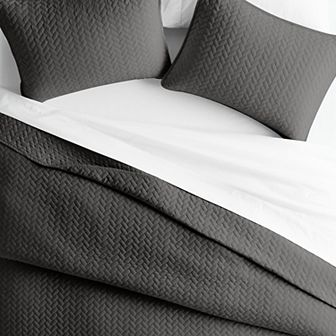 Urban Loft's Lightweight & Breathable 3 pc Linen Quilt Set