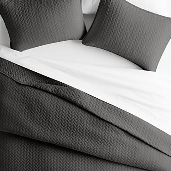 Urban Loft's Lightweight & Breathable 3 pc Linen Quilt Set