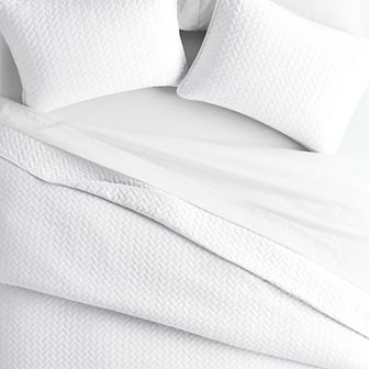 Urban Loft's Lightweight & Breathable 3 pc Linen Quilt Set