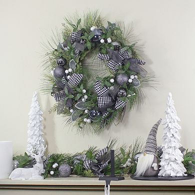Northlight Houndstooth & White Berries Artificial Christmas Wreath