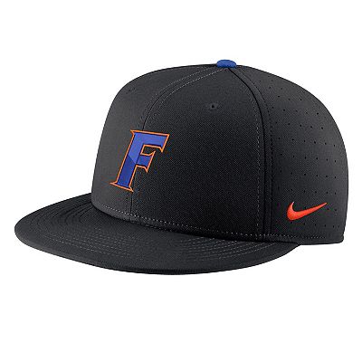 Men s Nike Black Florida Gators Aero True Baseball Performance Fitted Hat