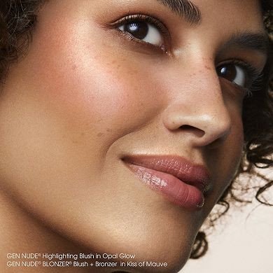 Gen Nude Highlighting Blush