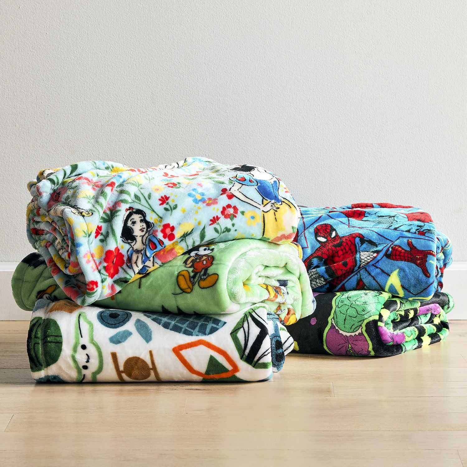 Oversized Supersoft Plush Throw - Thumbnail 2