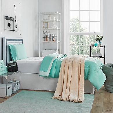 College Freshman Dorm Bedding Pack with Twin XL Reversible Comforter
