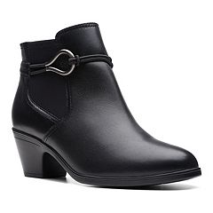 Clarks 2024 flat booties