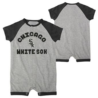 Infant Heather Gray Chicago White Sox Extra Base Hit Raglan Full-Snap Romper