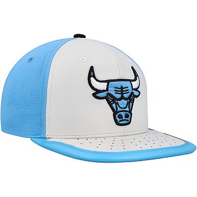 Men's Mitchell & Ness White/Light Blue Chicago Bulls Day One Snapback Hat