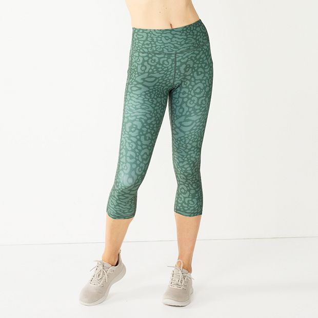 Petite Tek Gear® Ultrastretch Pocket High-Waisted Capri Leggings