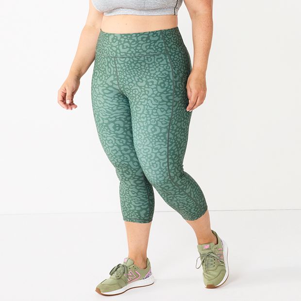 Plus Size Tek Gear Ultrastretch Pocket High-Waisted Capri Leggings