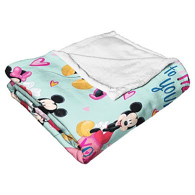 Disney's Mickey & Minnie Mouse Valentine's Day Pattern Throw Blanket