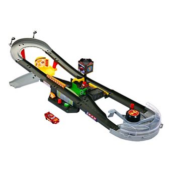 Mattel Disney / Pixar's Cars Piston Cup Action Speedway Playset