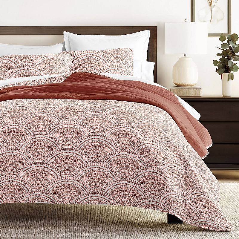 Home Collection All Season Scalloped Reversible Quilt Set with Shams, Red, 