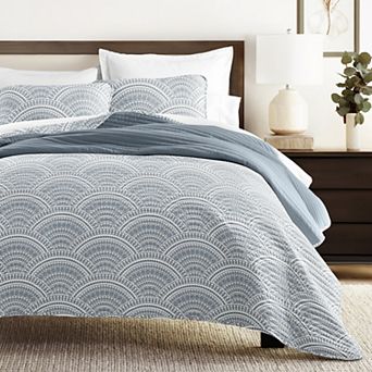 Home Collection All Season Scalloped Reversible Quilt Set with Shams