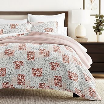 Home Collection All Season Scrolled Patchwork Reversible Quilt Set with Shams